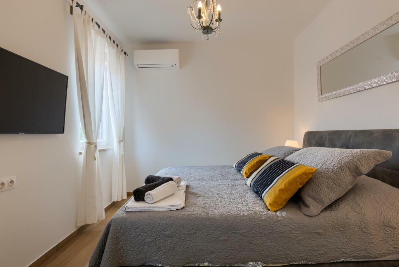 Apartments Dream In Arena 2 Pula Center Free Parking Buitenkant foto